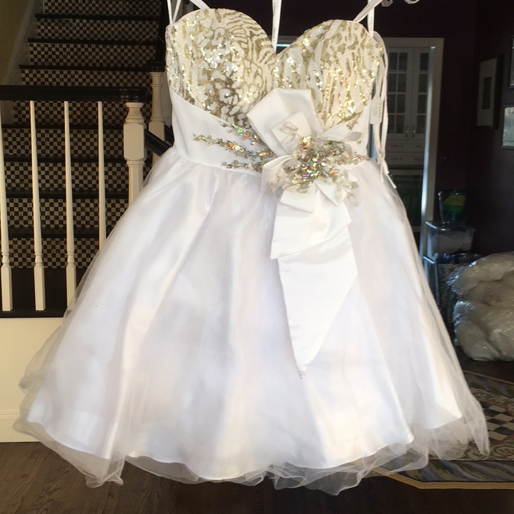 Short prom party formal dress white sequin size 6
